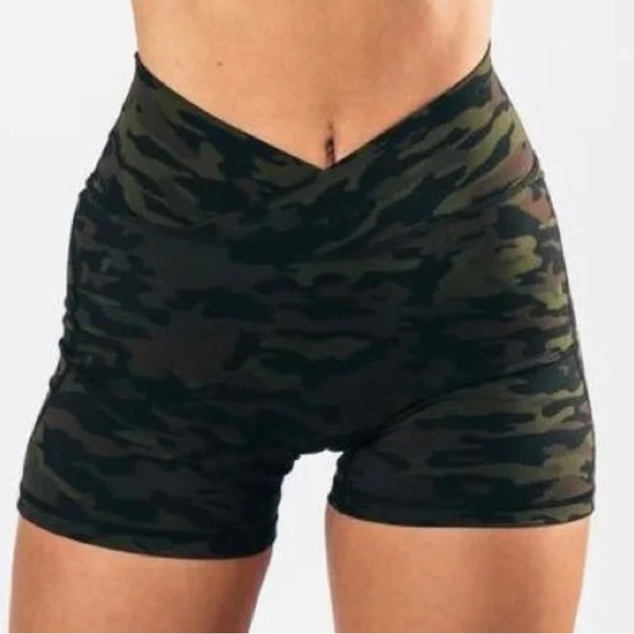 Alphalete Pants - Alphalete Green Camo Surface Power Cross Over Waist Shorts
